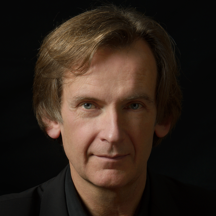 foto_james-c.png foto_james-c.png