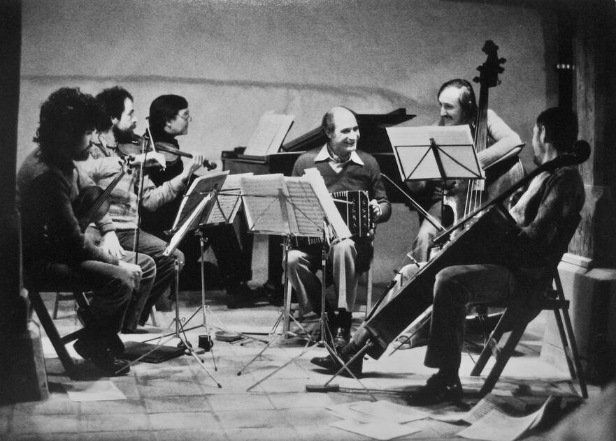 salonisti_tango.jpg salonisti_tango.jpg