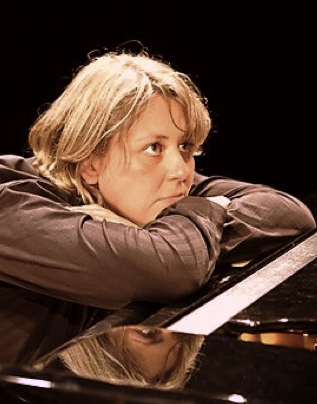 pianistin_rev-rev-rev.png pianistin_rev-rev-rev.png