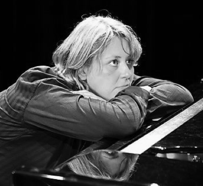 pianistin_s-w.png pianistin_s-w.png